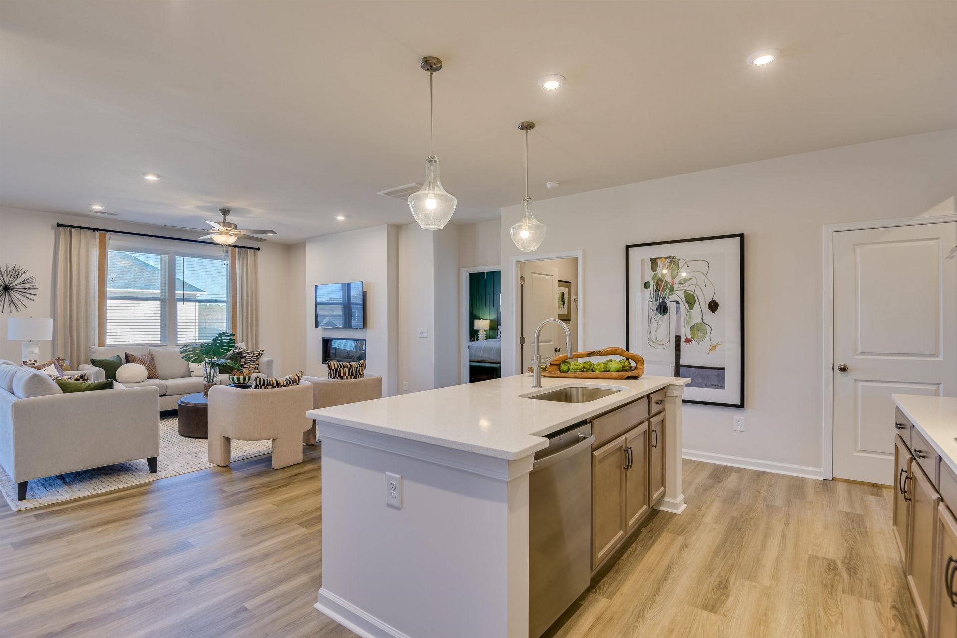 1119 Kings Town Way Photo 8