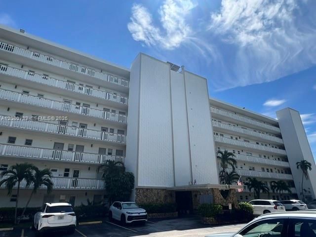 1000 NE 12th Ave, Unit 103, Hallandale Beach, FL 33009 Photo