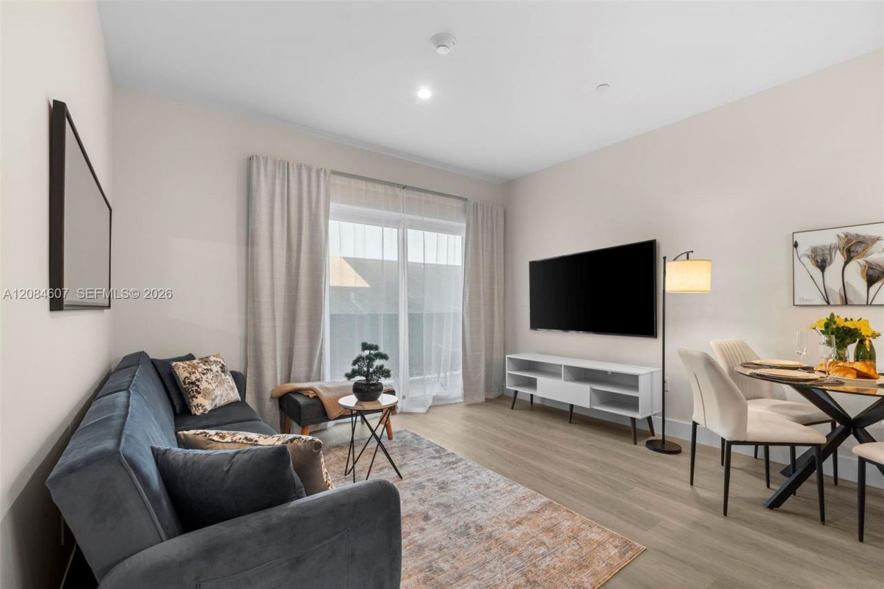 1938 Jackson St, Unit 306, Hollywood, FL 33020 Photo