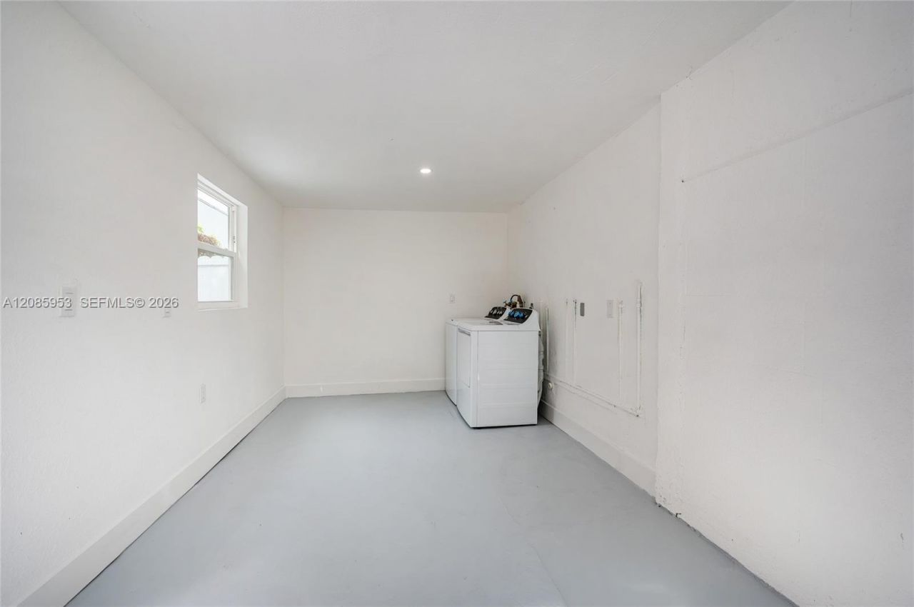 1028 NW 24th St, Miami, FL 33127 Photo