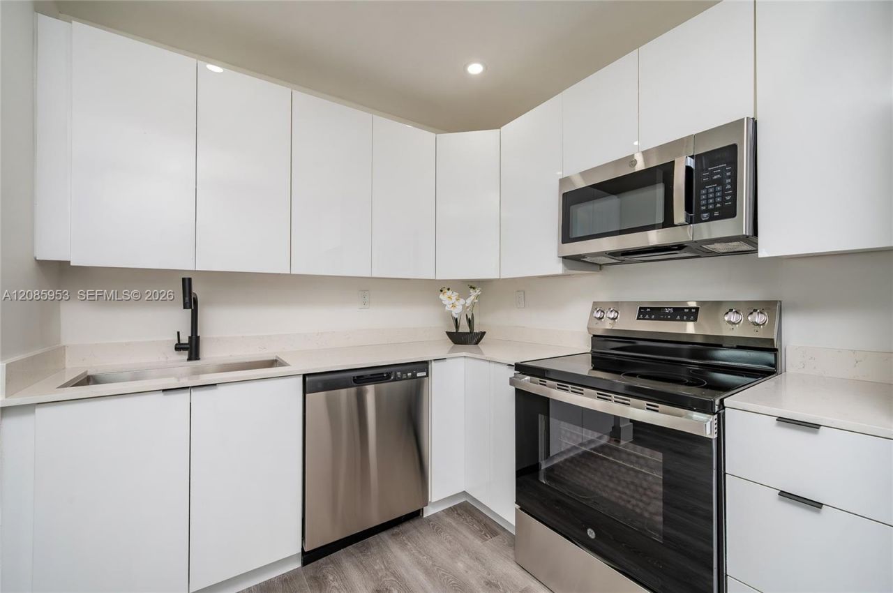 1028 NW 24th St, Miami, FL 33127 Photo