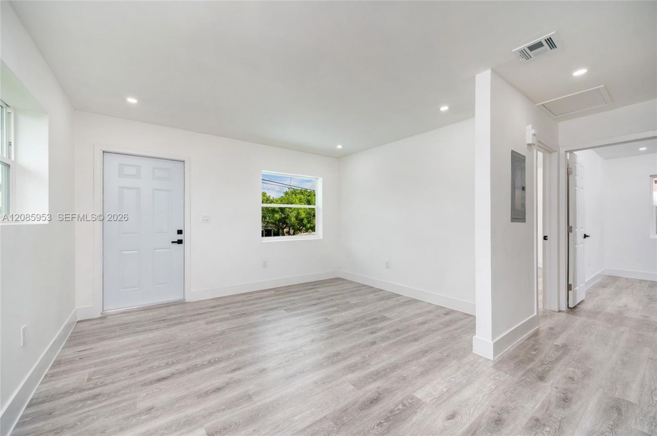 1028 NW 24th St, Miami, FL 33127 Photo