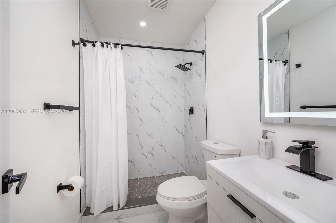 1028 NW 24th St, Miami, FL 33127 Photo