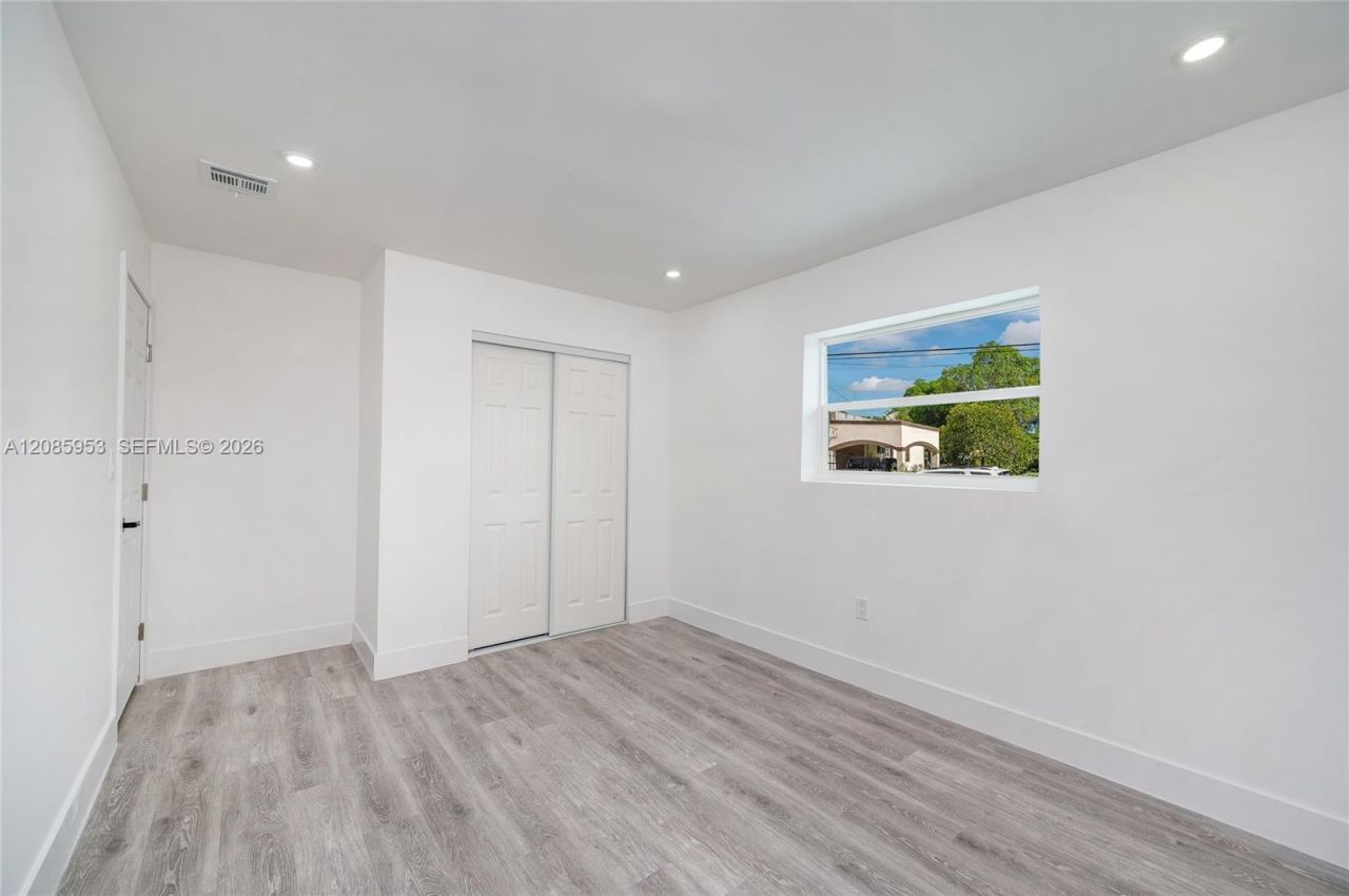 1028 NW 24th St, Miami, FL 33127 Photo