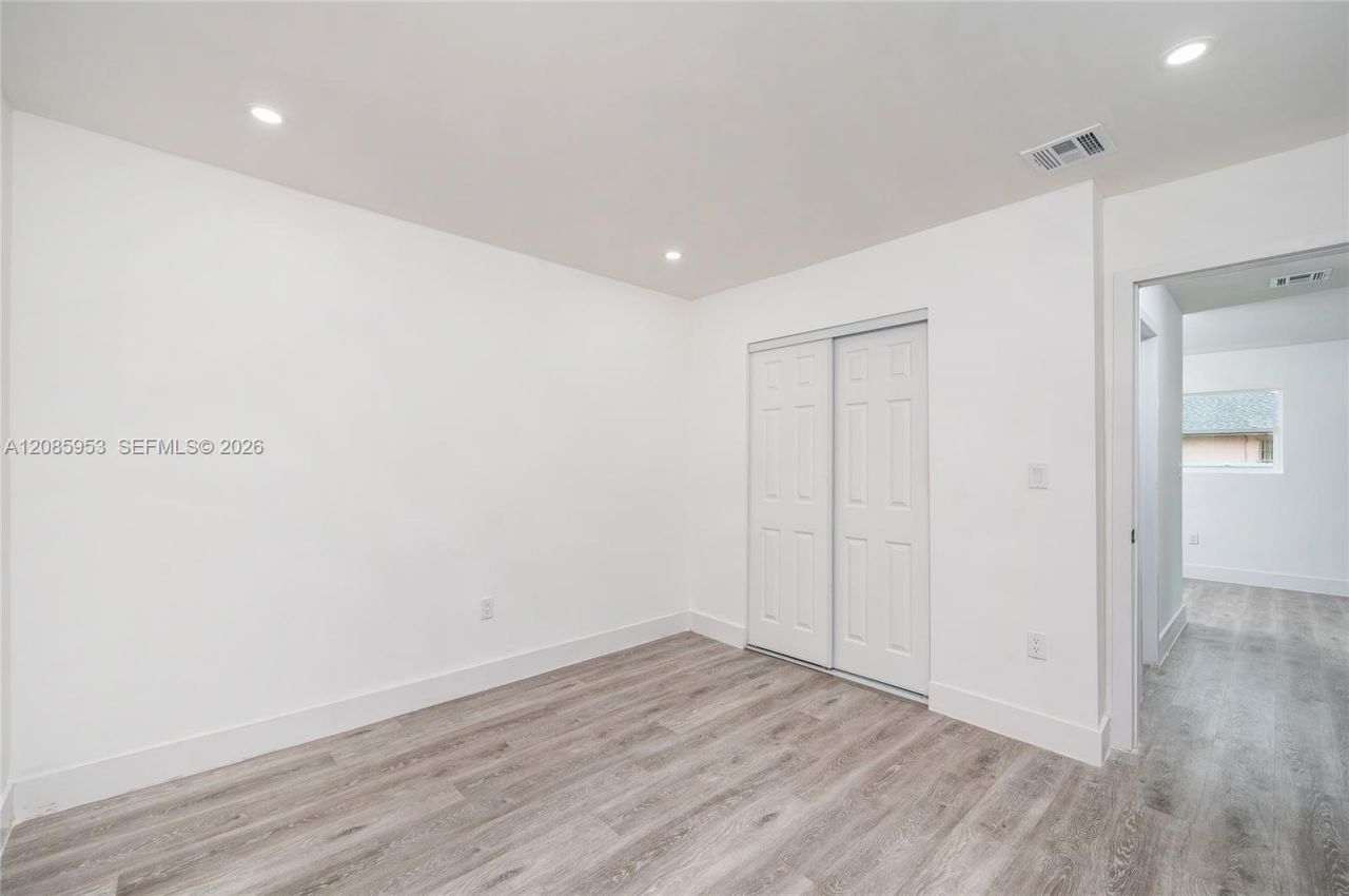 1028 NW 24th St, Miami, FL 33127 Photo