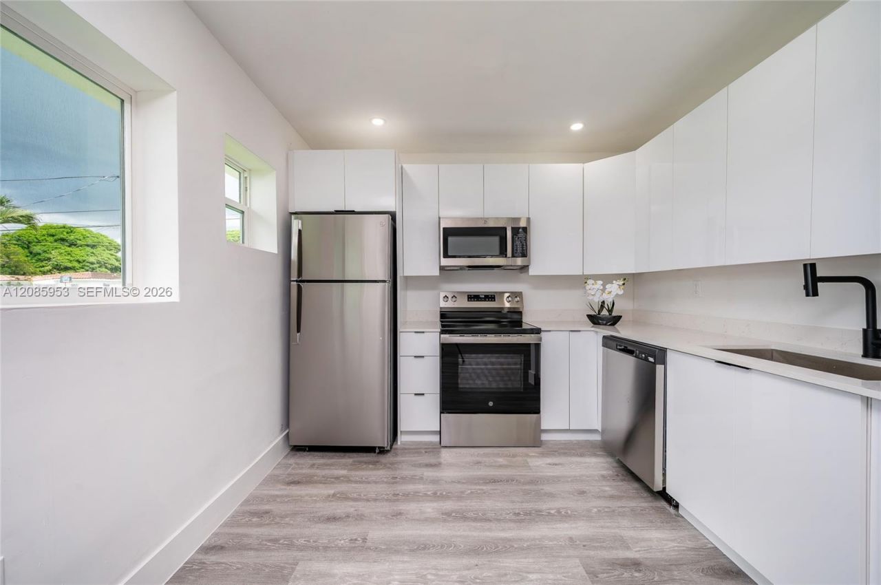 1028 NW 24th St, Miami, FL 33127 Photo