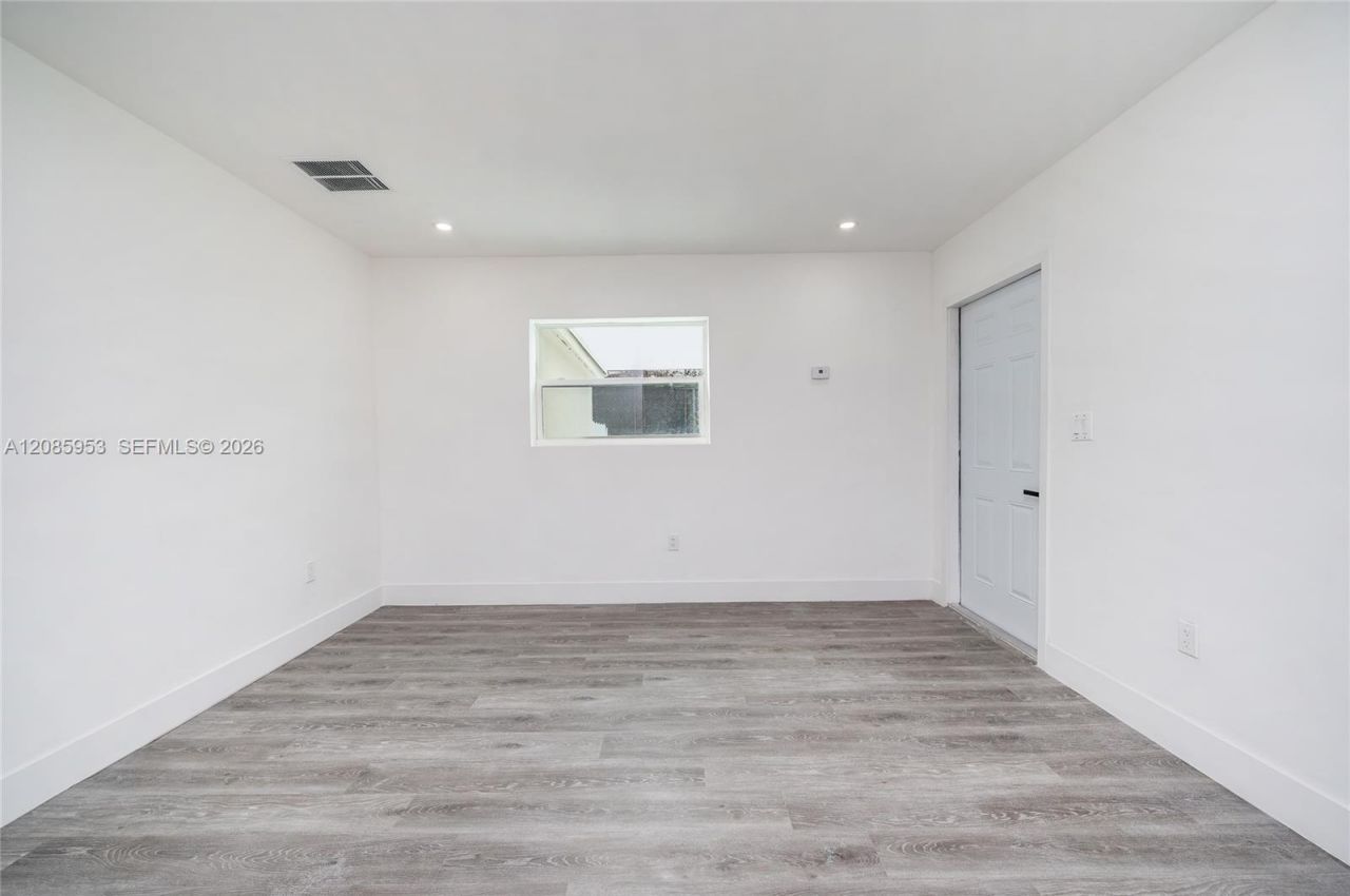 1028 NW 24th St, Miami, FL 33127 Photo