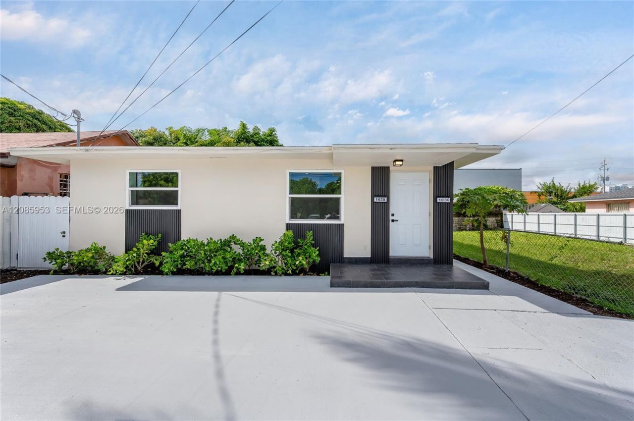1028 NW 24th St, Miami, FL 33127 Photo