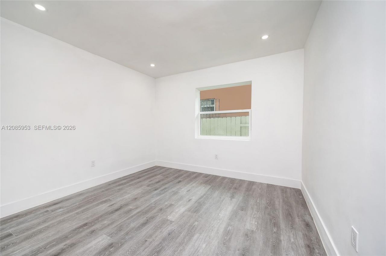 1028 NW 24th St, Miami, FL 33127 Photo