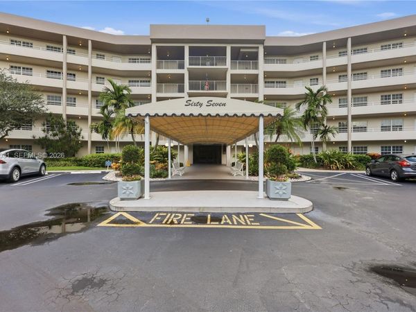 555 Oaks Ln , Unit 309, Pompano Beach, FL 33069