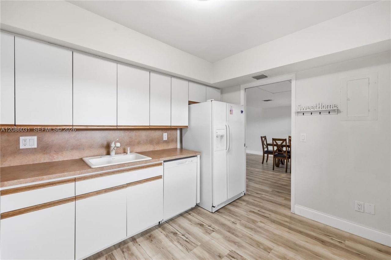 555 Oaks Ln, Unit 309, Pompano Beach, FL 33069 Photo