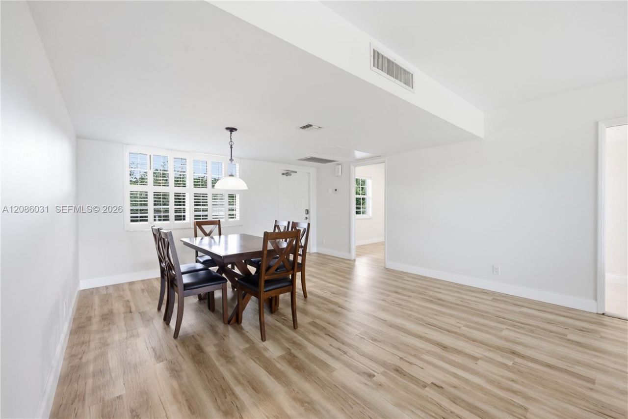 555 Oaks Ln, Unit 309, Pompano Beach, FL 33069 Photo