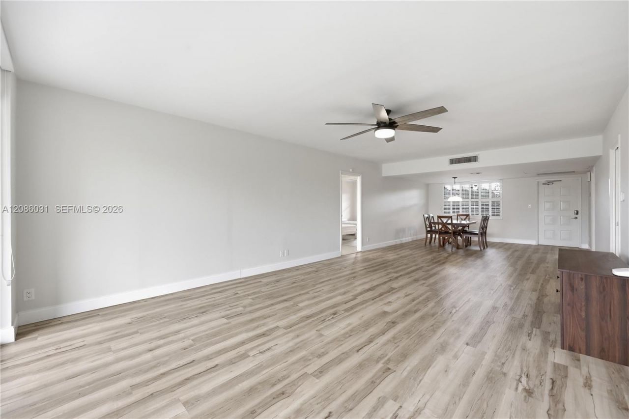 555 Oaks Ln, Unit 309, Pompano Beach, FL 33069 Photo