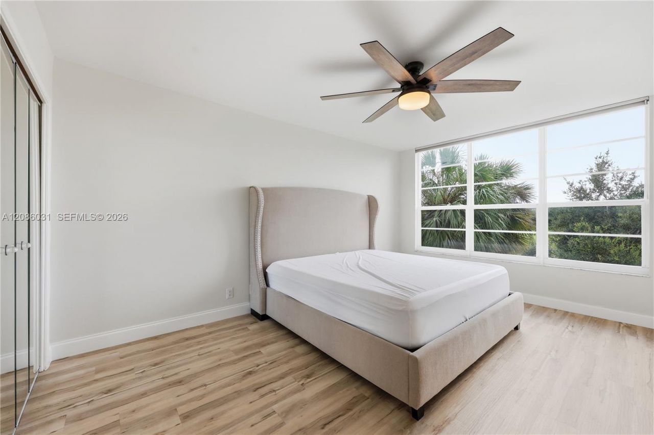 555 Oaks Ln, Unit 309, Pompano Beach, FL 33069 Photo
