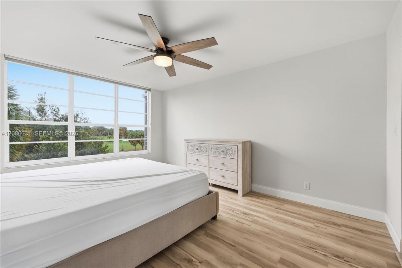 555 Oaks Ln, Unit 309, Pompano Beach, FL 33069 Photo