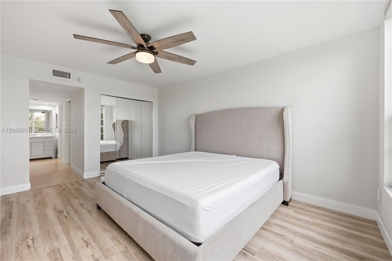 555 Oaks Ln, Unit 309, Pompano Beach, FL 33069 Photo