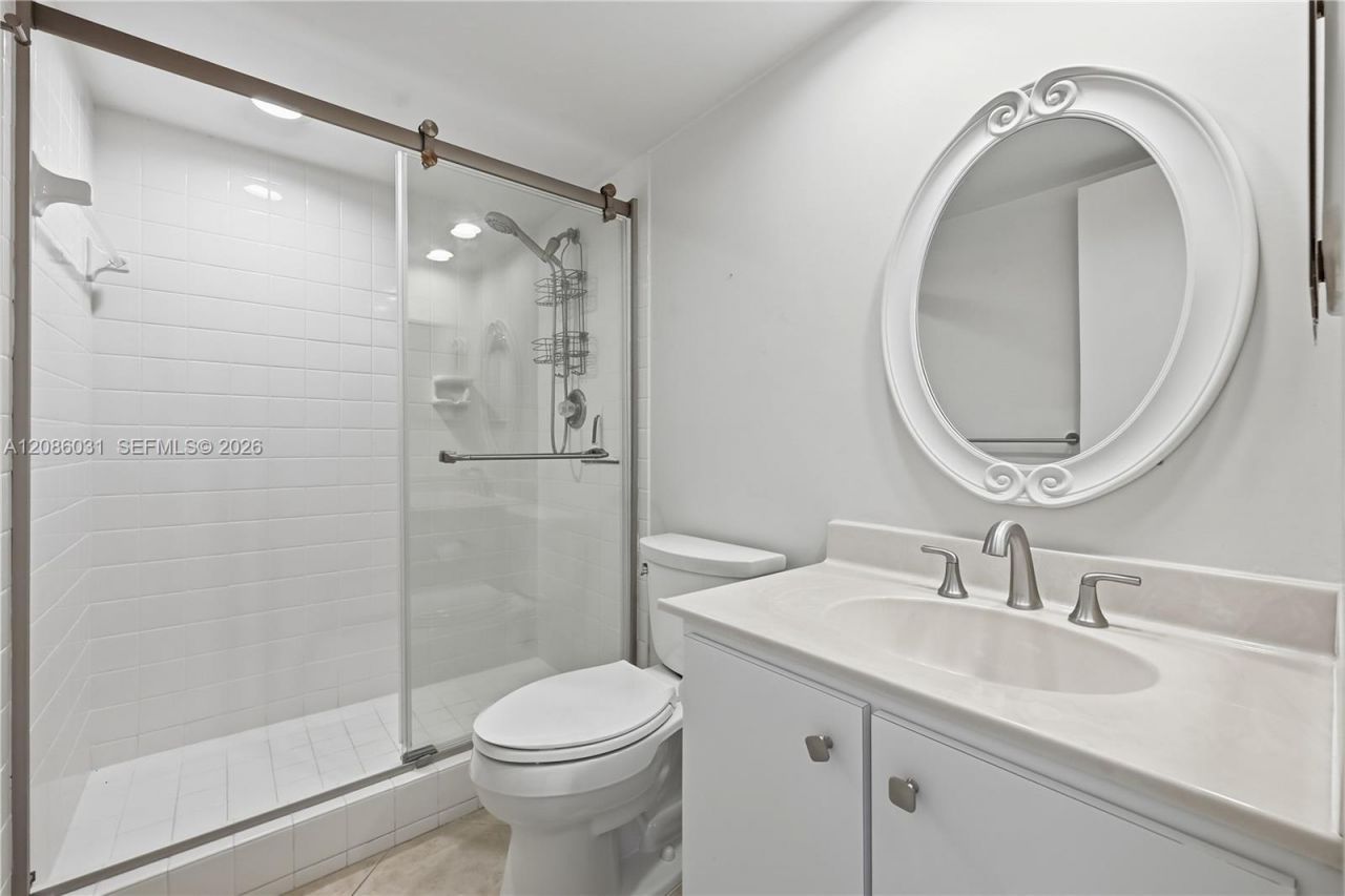 555 Oaks Ln, Unit 309, Pompano Beach, FL 33069 Photo