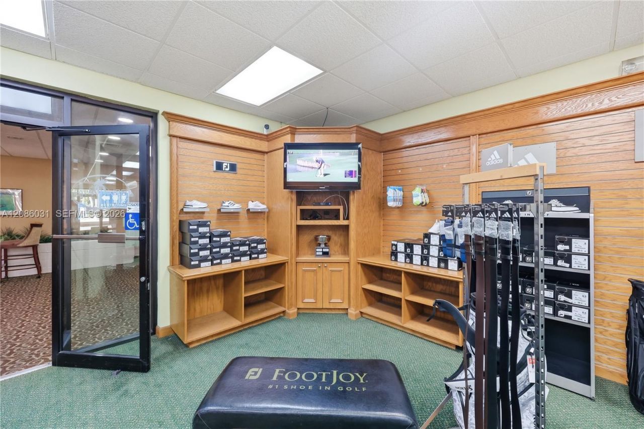 555 Oaks Ln, Unit 309, Pompano Beach, FL 33069 Photo