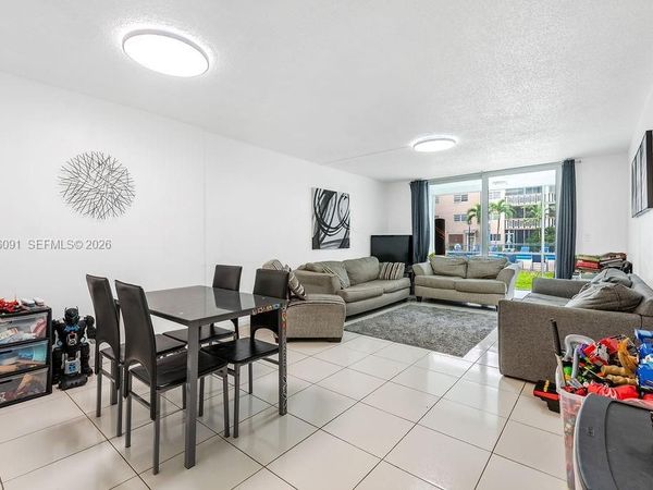 319 NE 14th Ave , Unit 106, Hallandale Beach, FL 33009