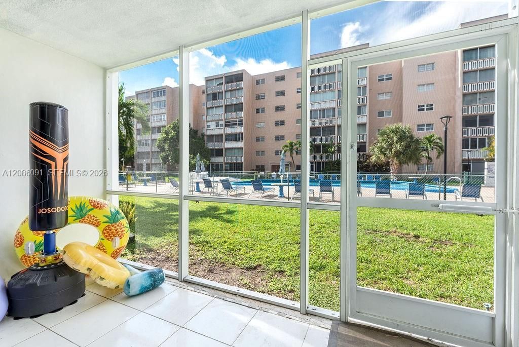 319 NE 14th Ave, Unit 106, Hallandale Beach, FL 33009 Photo