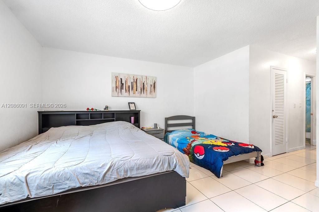 319 NE 14th Ave, Unit 106, Hallandale Beach, FL 33009 Photo
