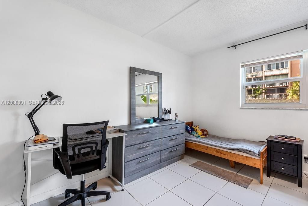 319 NE 14th Ave, Unit 106, Hallandale Beach, FL 33009 Photo
