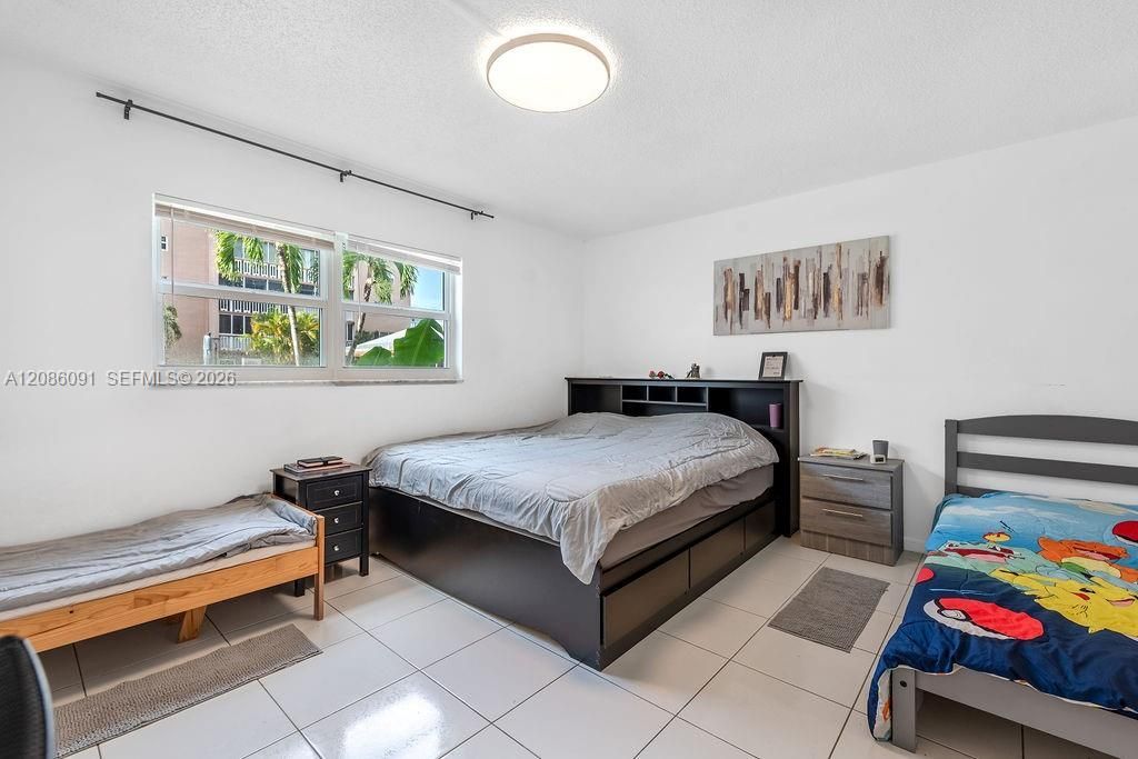 319 NE 14th Ave, Unit 106, Hallandale Beach, FL 33009 Photo