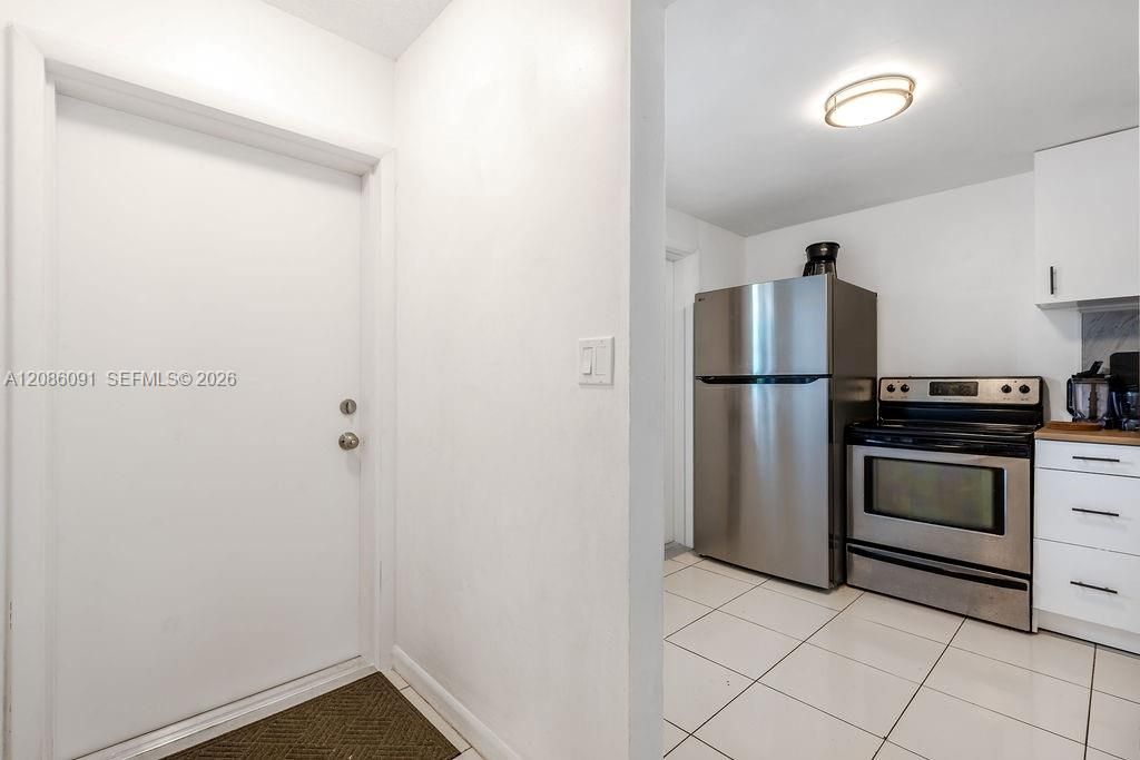 319 NE 14th Ave, Unit 106, Hallandale Beach, FL 33009 Photo