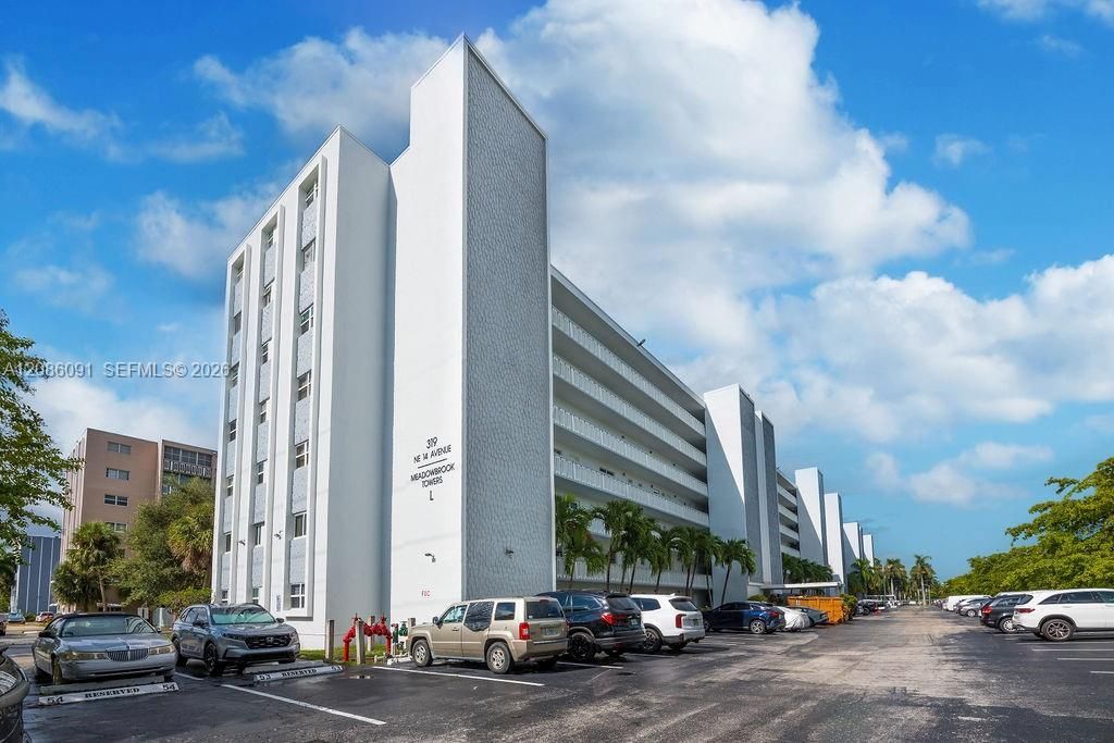 319 NE 14th Ave, Unit 106, Hallandale Beach, FL 33009 Photo
