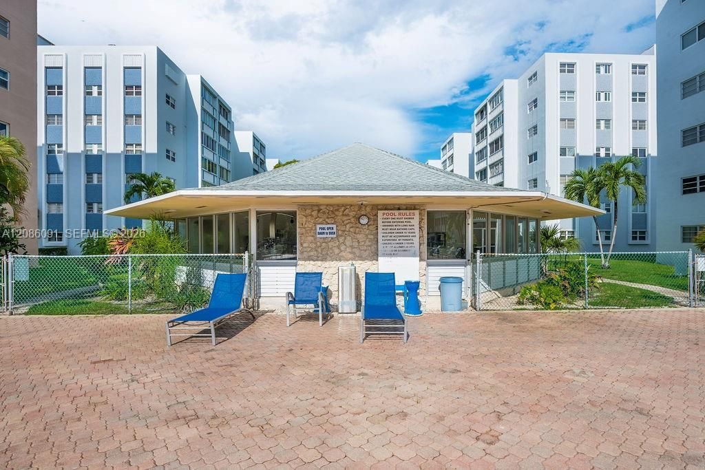 319 NE 14th Ave, Unit 106, Hallandale Beach, FL 33009 Photo