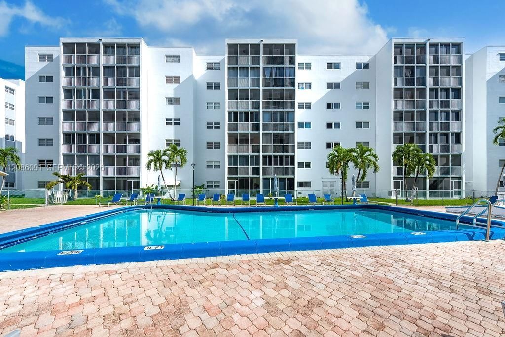 319 NE 14th Ave, Unit 106, Hallandale Beach, FL 33009 Photo