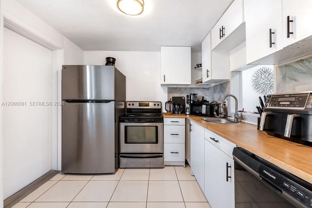 319 NE 14th Ave, Unit 106, Hallandale Beach, FL 33009 Photo