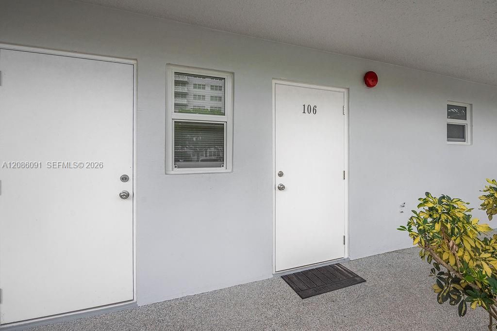 319 NE 14th Ave, Unit 106, Hallandale Beach, FL 33009 Photo