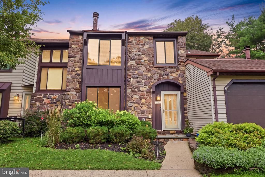 132 WINDHAM COURT, NEWTOWN, PA 18940