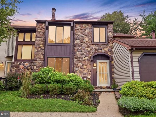 132 WINDHAM COURT, NEWTOWN, PA 18940