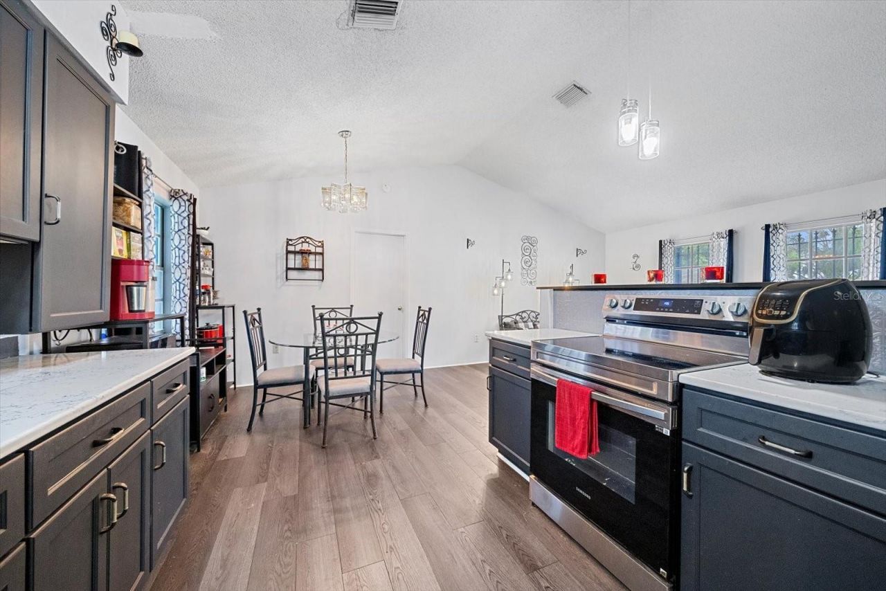 3419 29th Street Court E, Bradenton, FL 34208 Photo