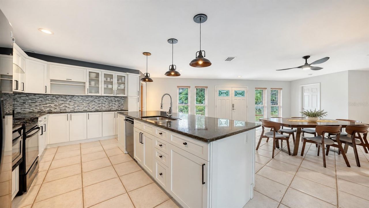 5211 Inverness Drive, Sarasota, FL 34243 Photo