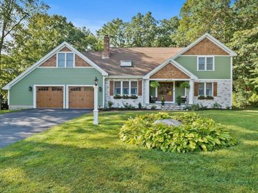210 Boxwood Ln, Bridgewater, MA 02324