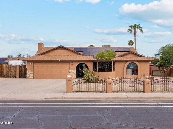 8134 W MARYLAND Avenue, Glendale, AZ 85303