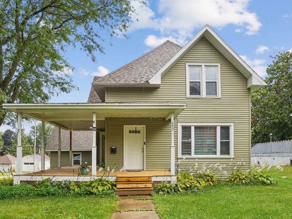 602 1ST AVE NE , Oelwein, IA 50662