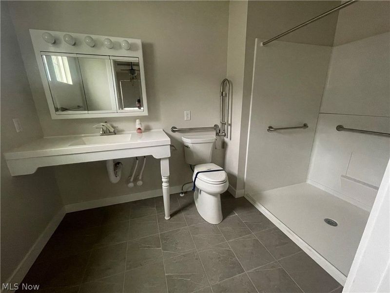 6913 Gauntlet Street SW, Massillon, OH 44646 Photo 9