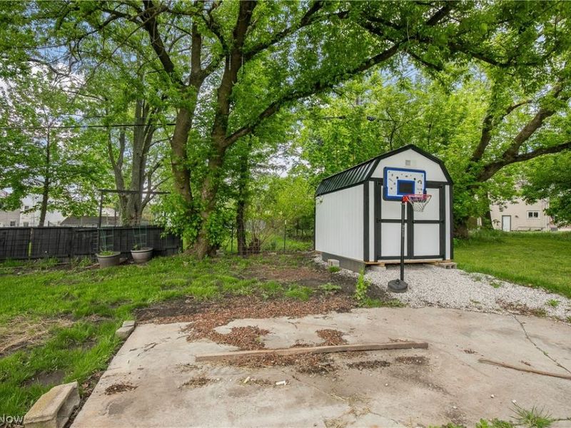 1424 S Liberty Avenue, Alliance, OH 44601 Photo 24