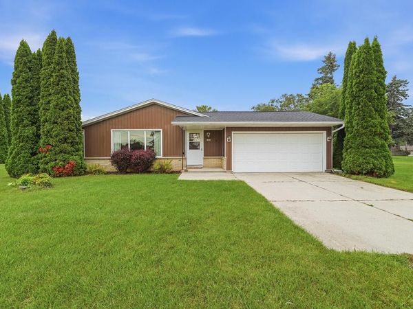 4302 E Parke Ridge LANE, Sheboygan, WI 53083