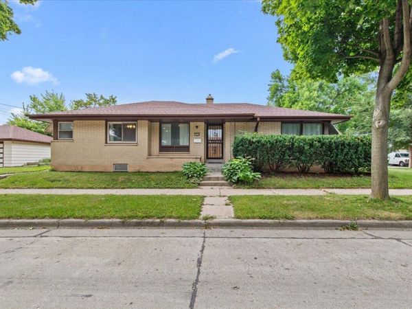 7429 W Glendale AVENUE, Milwaukee, WI 53218