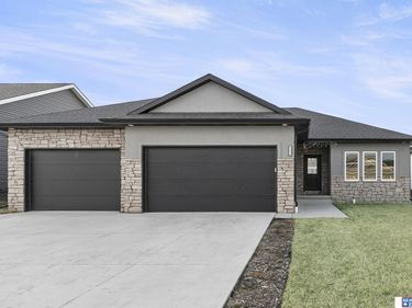 9028 Trader Drive, Lincoln, NE 68507