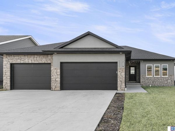9028 Trader Drive, Lincoln, NE 68507