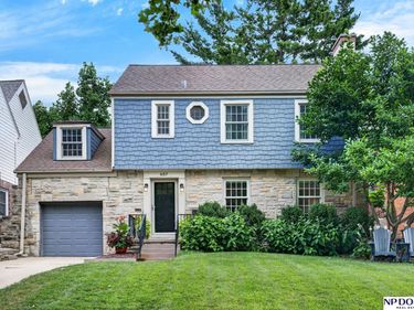 657 J E George Boulevard, Omaha, NE 68132