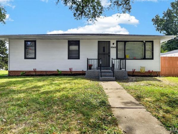 9984 Duke Drive, St Louis, MO 63136
