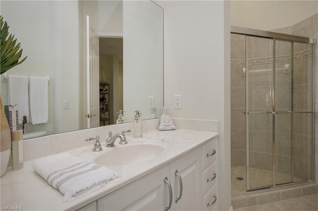 9239 Tesoro Ln, Unit 3-203, Naples, FL 34114 Photo