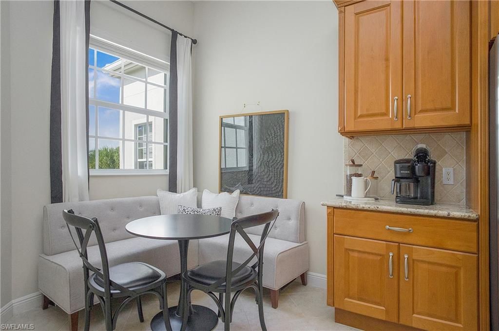 9239 Tesoro Ln, Unit 3-203, Naples, FL 34114 Photo